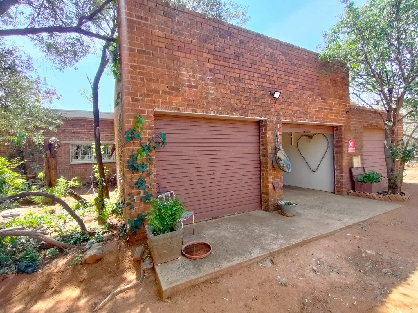 4 Bedroom Property for Sale in Langenhovenpark Free State